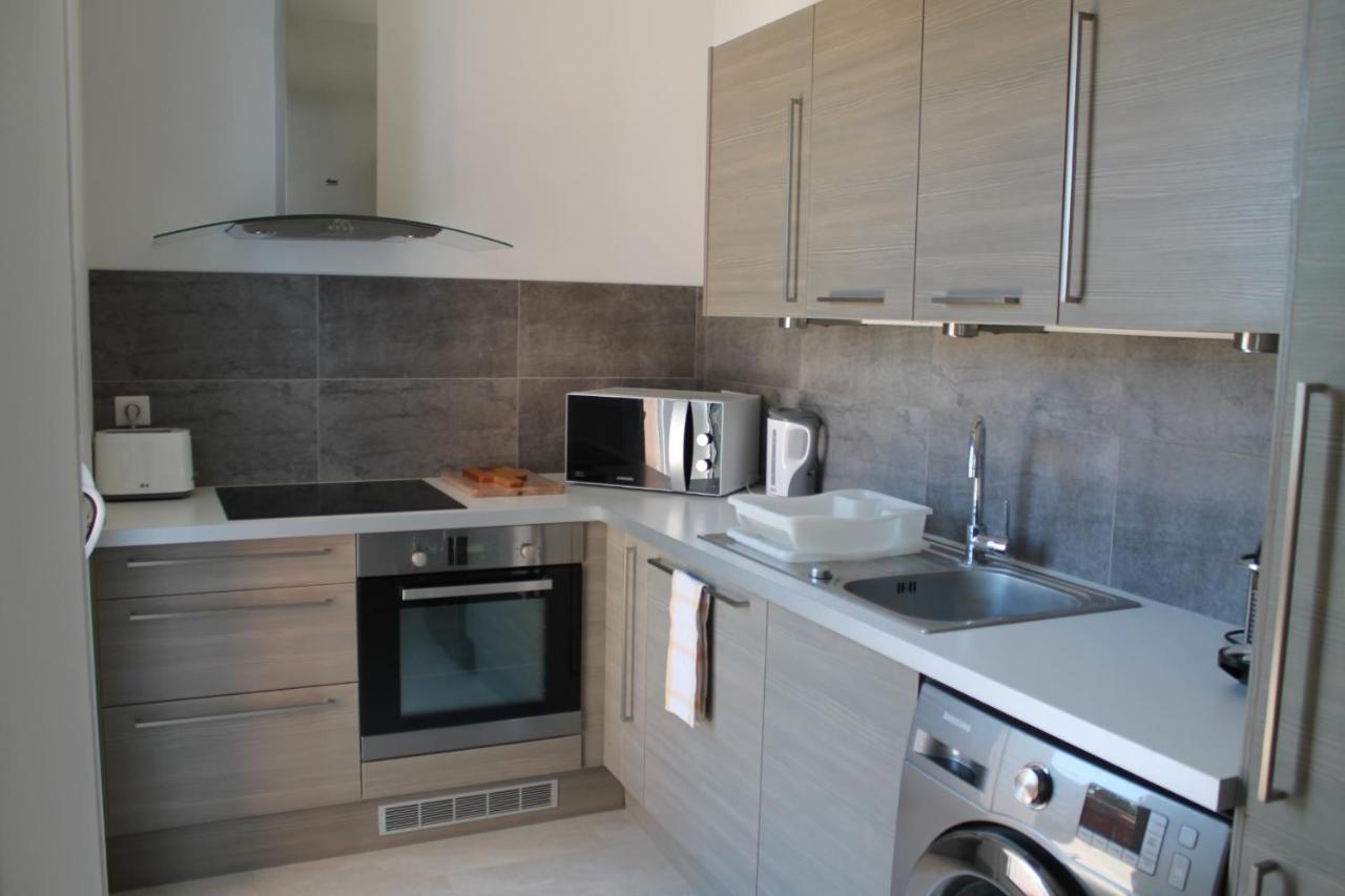 Agreable 3 Pieces Climatise Avec Vue Mer Et Parking Villefranche-sur-Mer Exterior foto