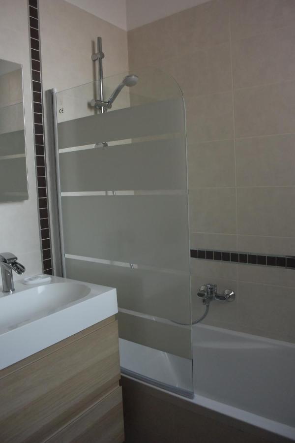 Agreable 3 Pieces Climatise Avec Vue Mer Et Parking Villefranche-sur-Mer Exterior foto