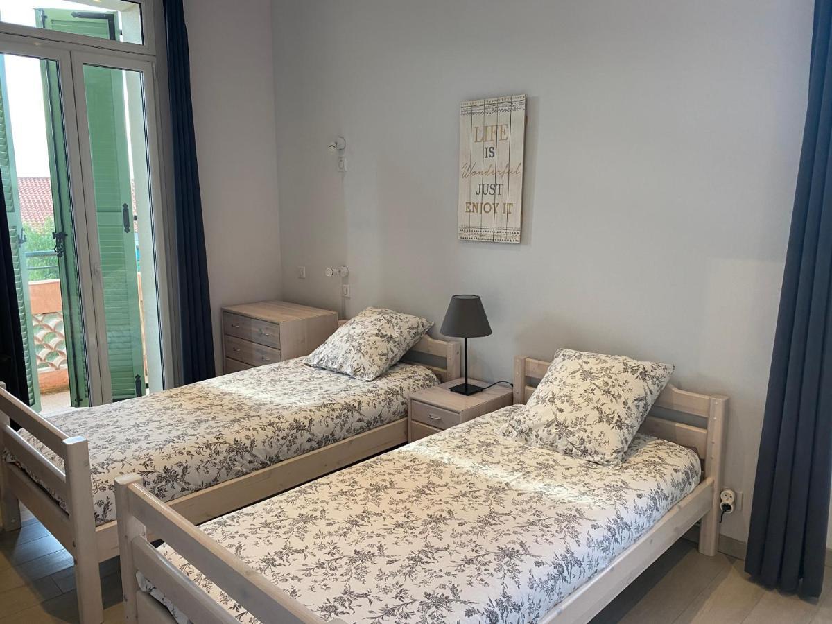 Agreable 3 Pieces Climatise Avec Vue Mer Et Parking Villefranche-sur-Mer Exterior foto